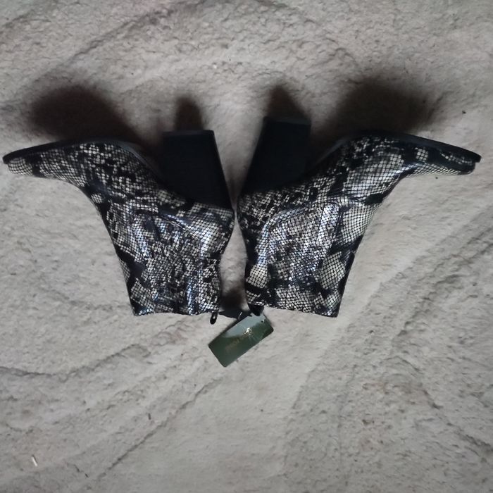 Botki skórzane Gino Rossi 39 nowe