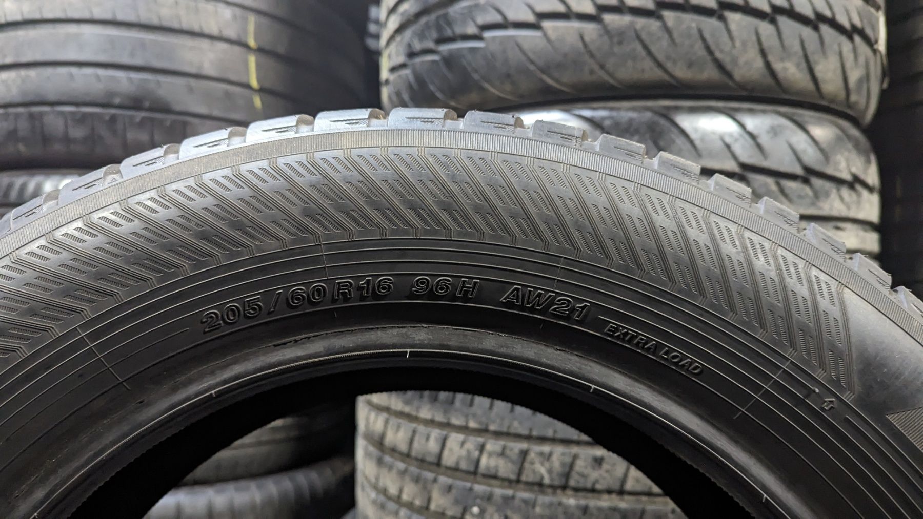 Шина 205/60 R 16 Yokohama BluEarth 4S. Одне колесо. Розпаровка.