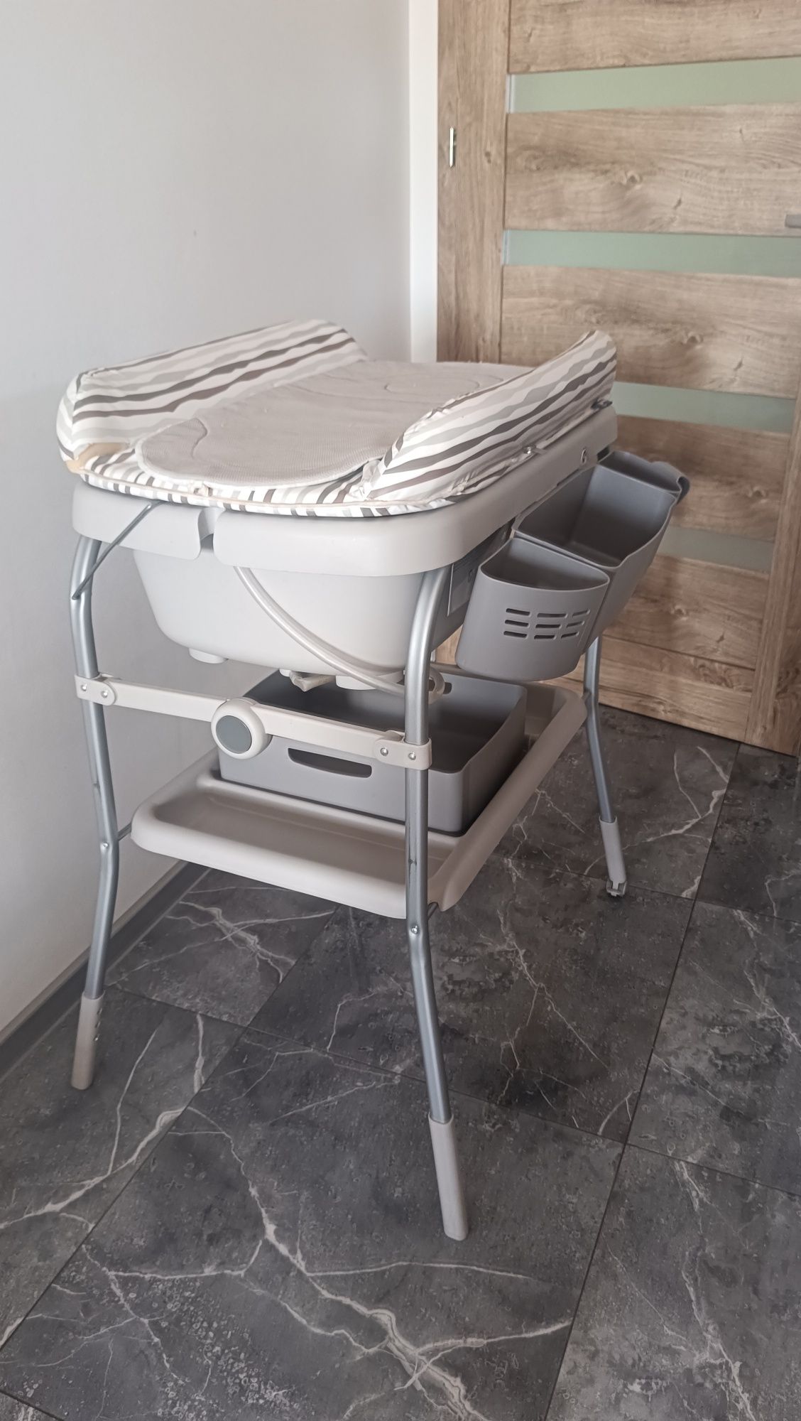 Chicco Cuddle&Bubble wanienka z przewijakiem szara wanna dla niemowląt