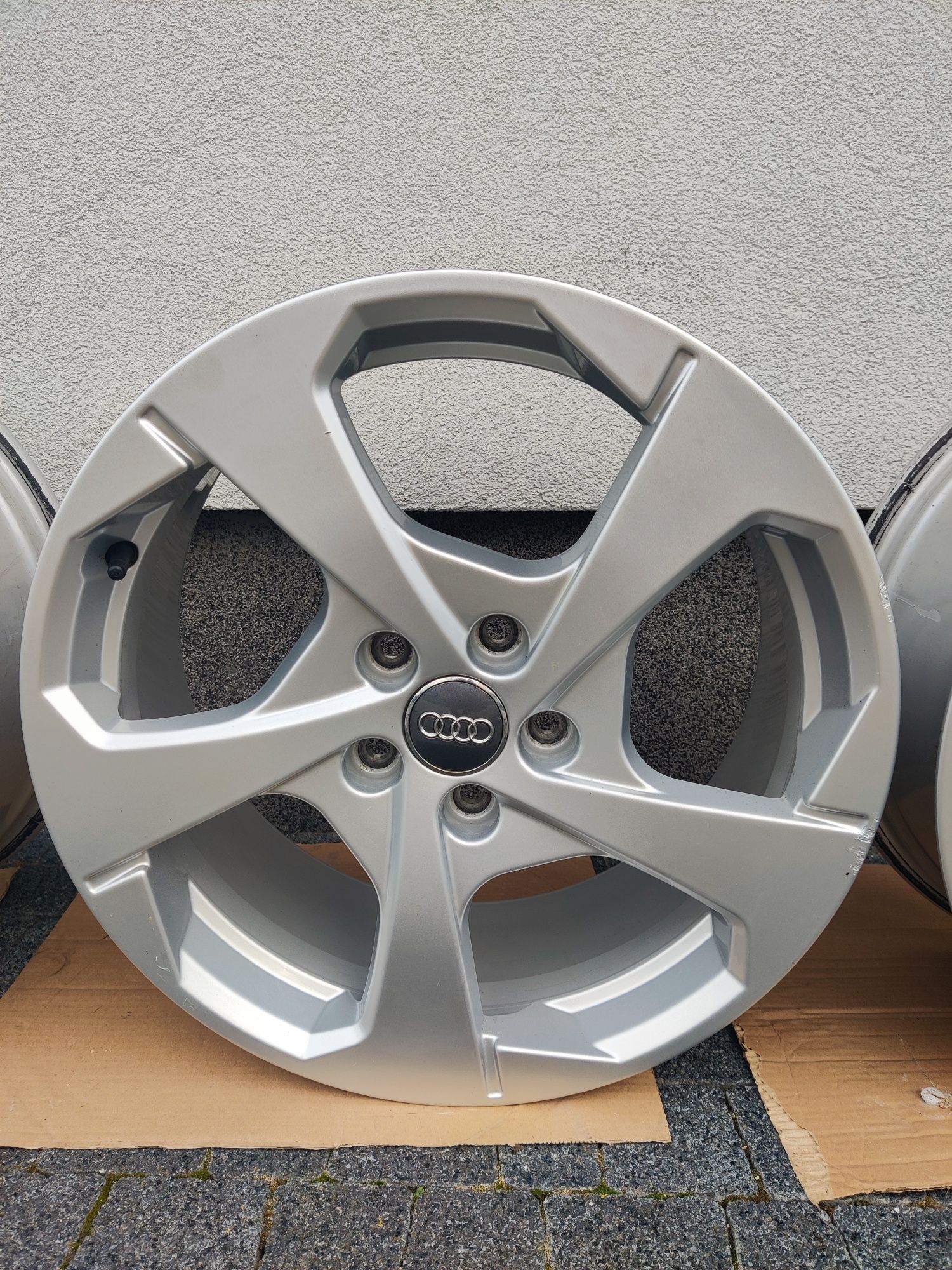 Oryginalne Felgi Audi 18" 5x112 S3 A3 A4 VW Skoda Seat