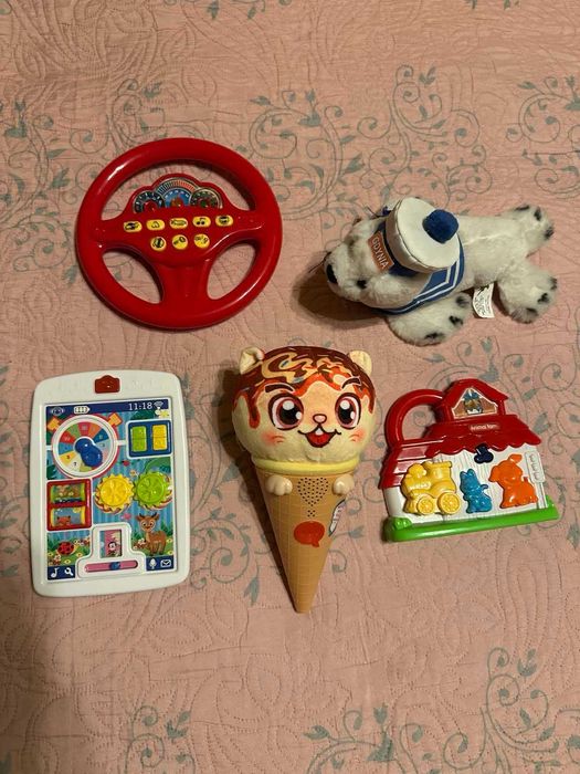 Інтерактивна розвиваюча іграшка-нянька