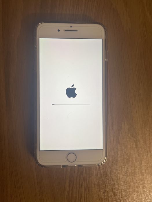 Продам Iphone 8 плюс в гарному стані