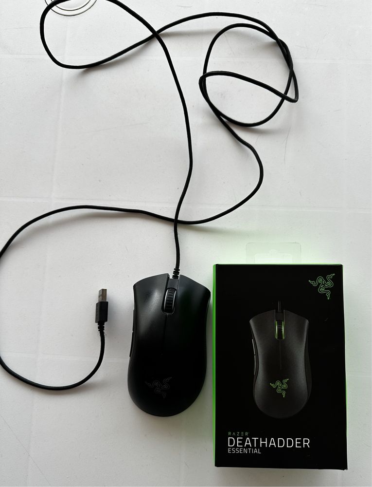 Rato Razer Deathadder Essential (NOVO)