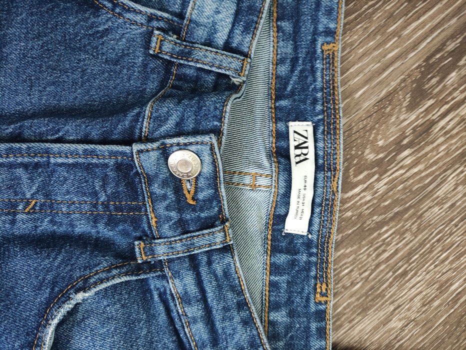 Джинси фірми Zara