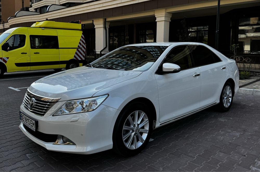 Toyota Camry LUX  2014