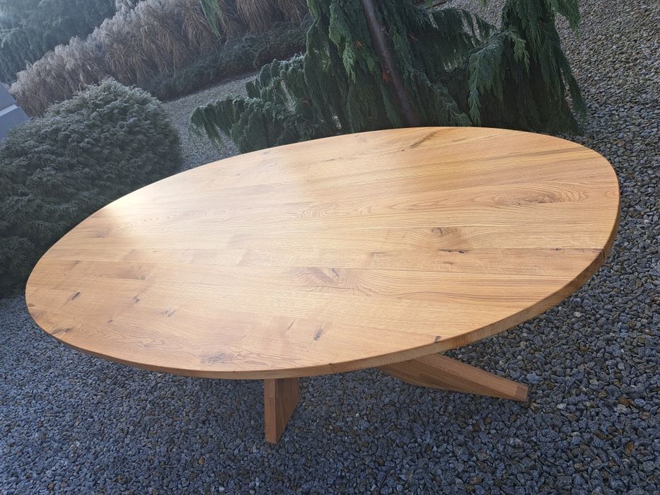 Sprzedam owalny stół dębowy