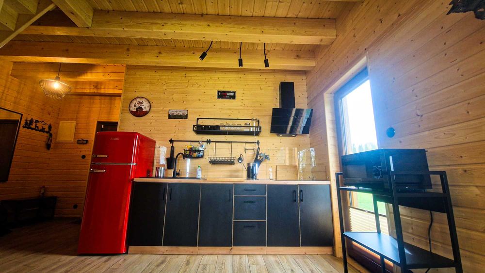 Dom  nad jeziorem z linią brzegową -SEZON 2026