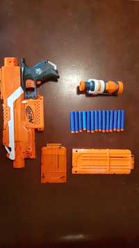 NERF ELITE STRYFE+celownik+magazynek 12 i 6 strzałkowy+15strzałek