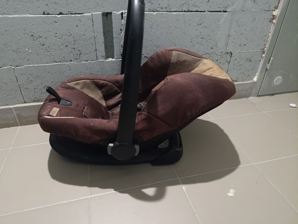Дитяча автолюлька iCoo з базою Easybob easybob SP.