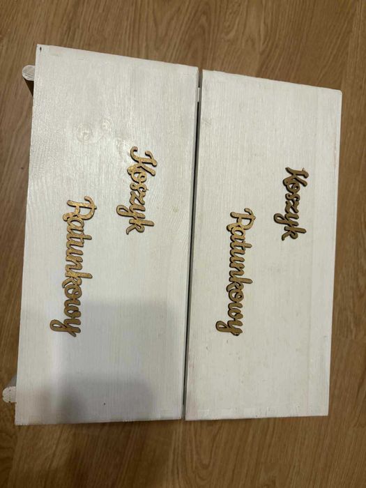 Weselne kieliszki, tablice rejestracyjne, wieszaki, koszyczki itp