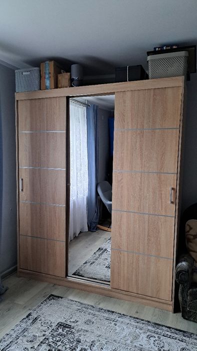 Sprzedam szafę przesuwną