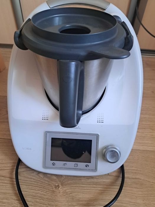 Sprzedam Thermomix TM5 – stan dobry