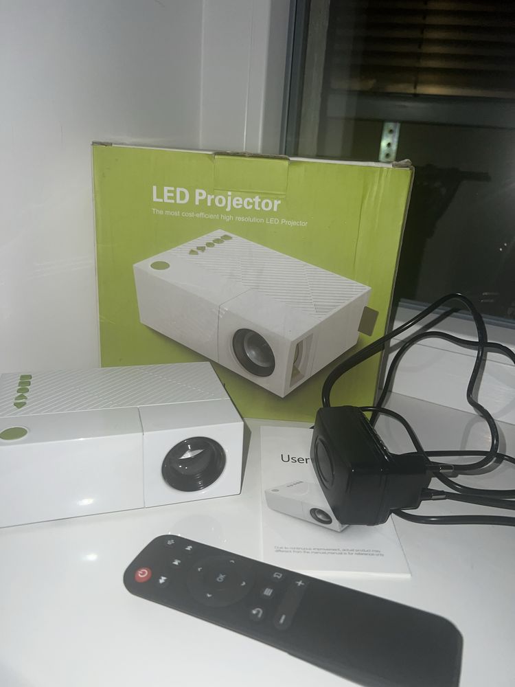 Проектор Led Projector YG310 мультимедійний