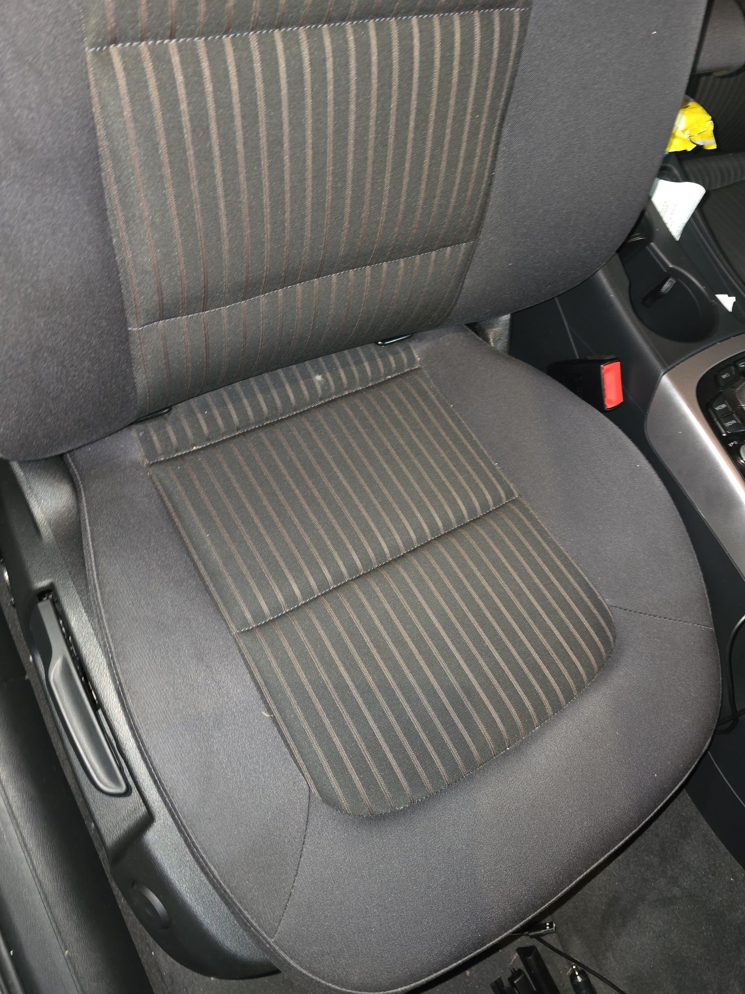 Fotele kanapy materiał Audi B8 lift combi 14r. Idealny stan