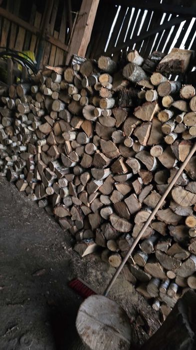 Sprzedam drewno ciete na 25 i30 cm suche sezonowane