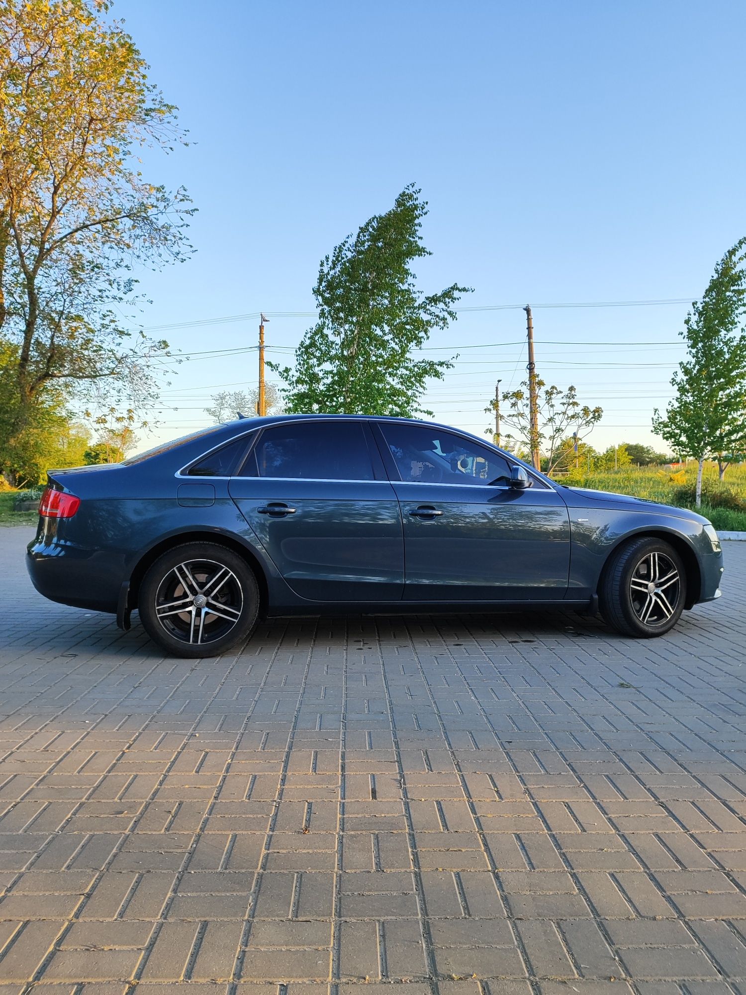 Продам своє авто  Audi A4 B8.