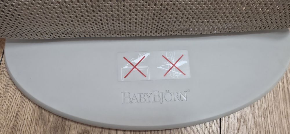 Leżaczek bujaczek babybjorn bliss mesh szary beż