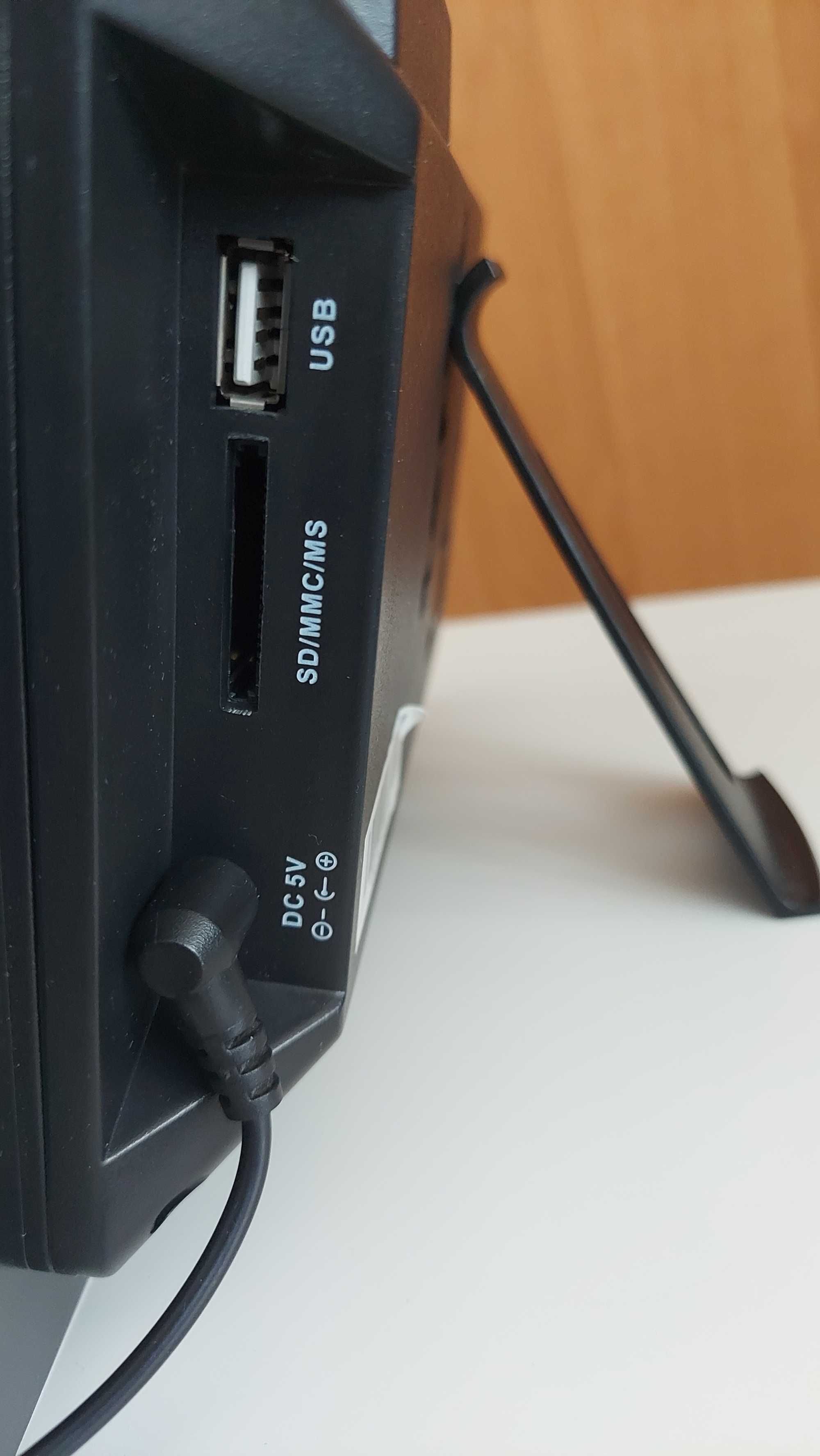 Ramka cyfrowa 7" na zdjęcia, zegar i kalendarz