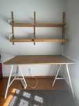 Secretária e prateleiras IKEA