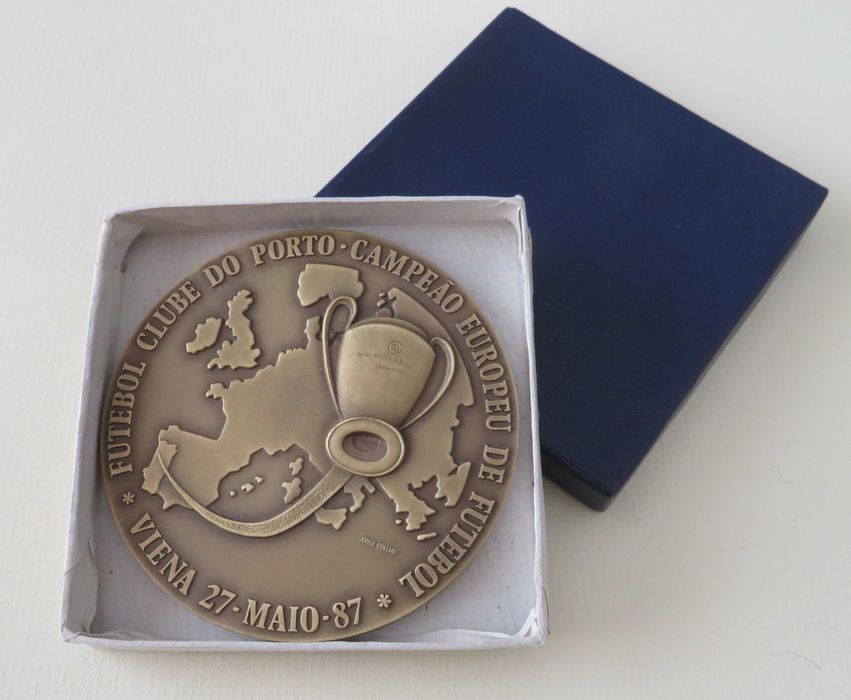Medalhística - FCP Campeão Europeu (Viena 1987) RARA