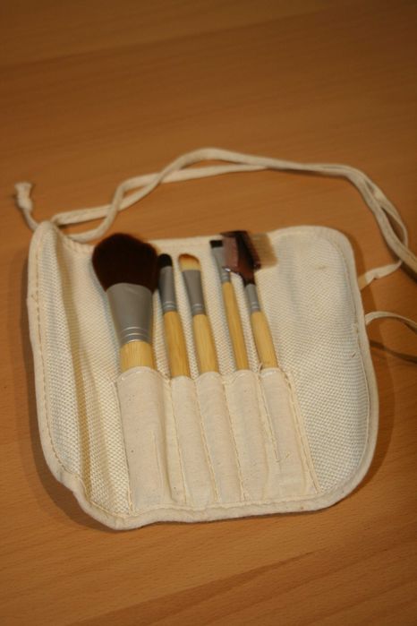 Conjunto 5 Pincéis Eco Oriflame - NOVO