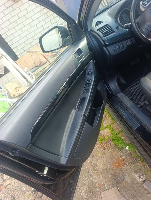 Митсубиси Лансер 10 lancer x 2.0 автомат газ бензин