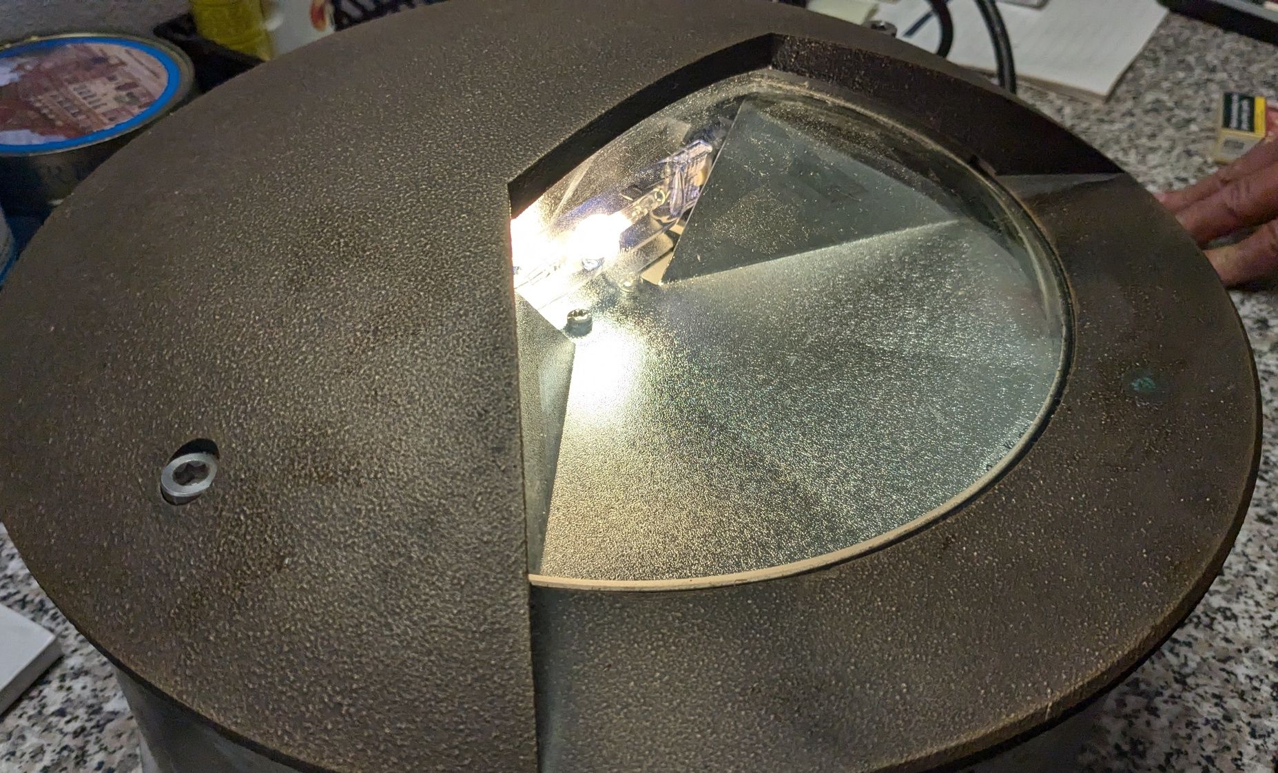 Bega - Lampa ziemna (x2) do oświetlenia budynku z oprawą do ziemi MHT
