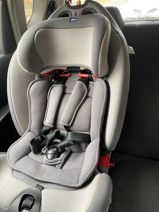 Автокрісло Chicco Gro-Up 1-2-3  (9-36кг)