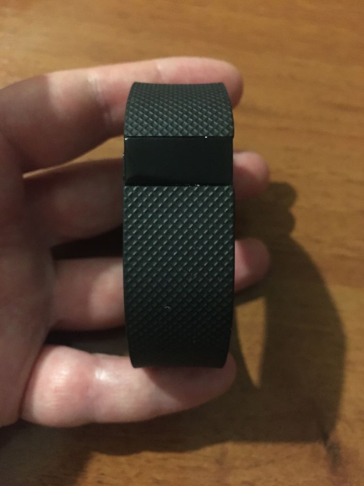 Fitbit Charge HR фітнес браслет чорний