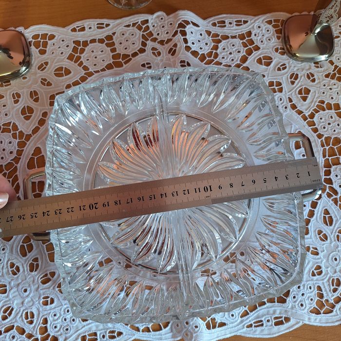 Кришталева менажниця в металевому кофрі