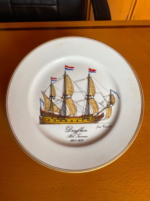 Vista Alegre, 12 Pratos Navios dos Descobrimentos. Colecção completa.