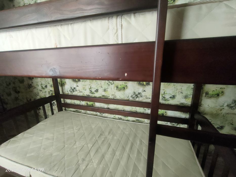 Срочно! Двоповерхова кровать , вживана.