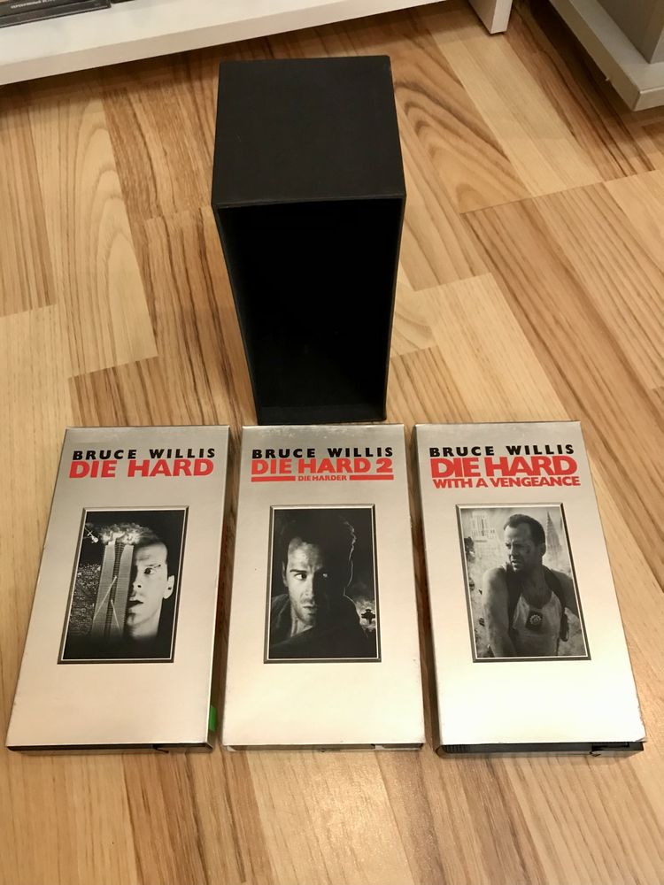 Міцний горішок трилогія на Vhs