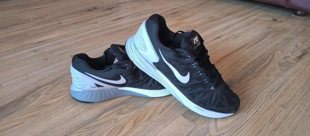 Nike lunarlun. 42