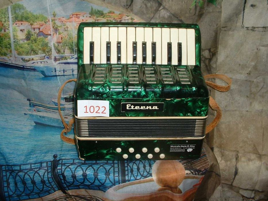 Concertina para venda N, 1022