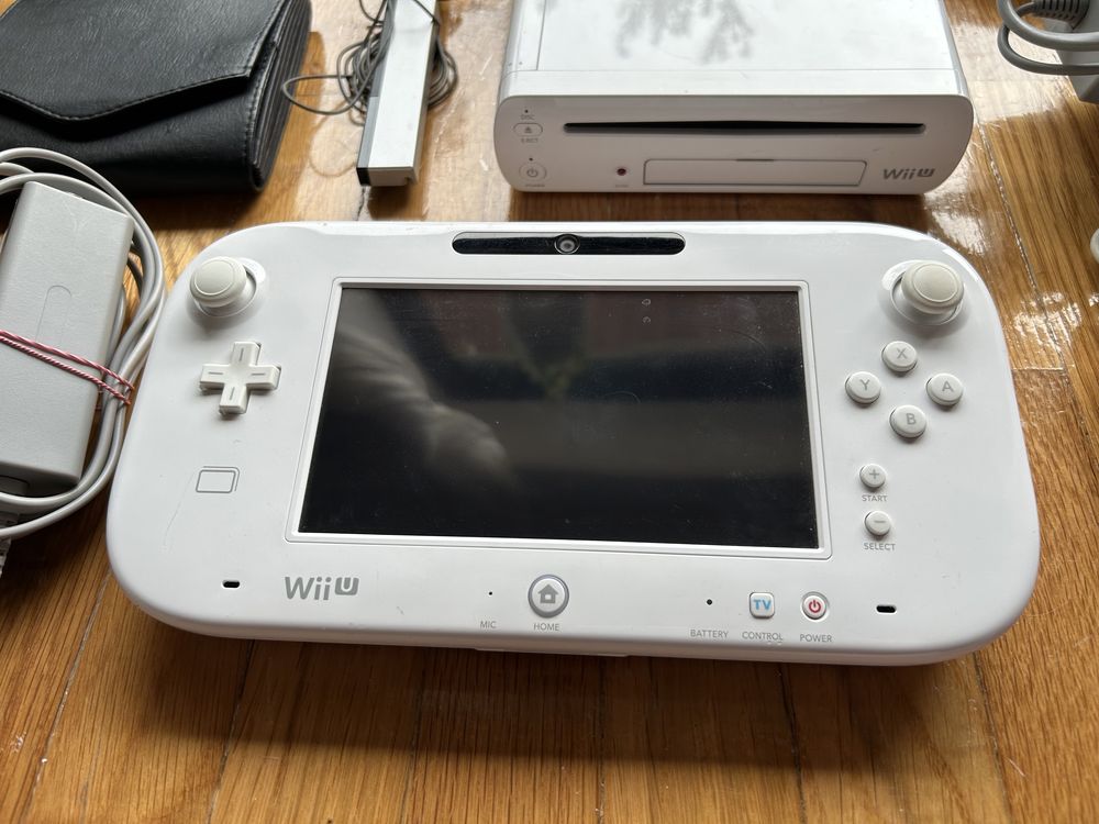 Wii U branco usado com jogos