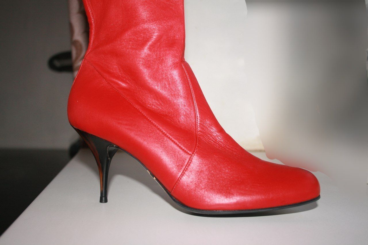 Червоні чоботи Casadei