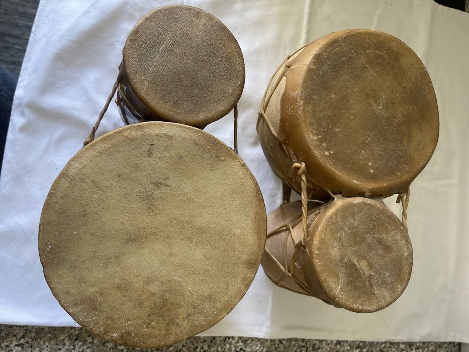 Tambores feitos a mao