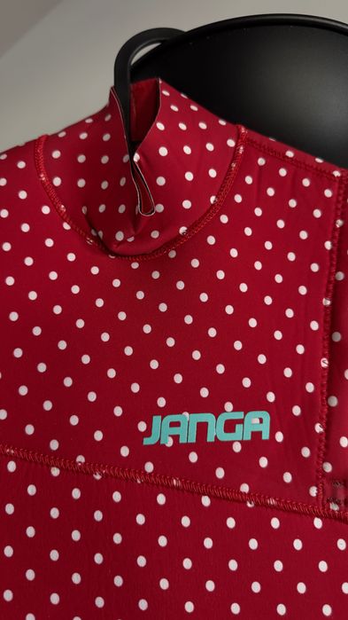 Fato de surf JANGA – quase novo, usado 2 vezes, tamanho pequeno
