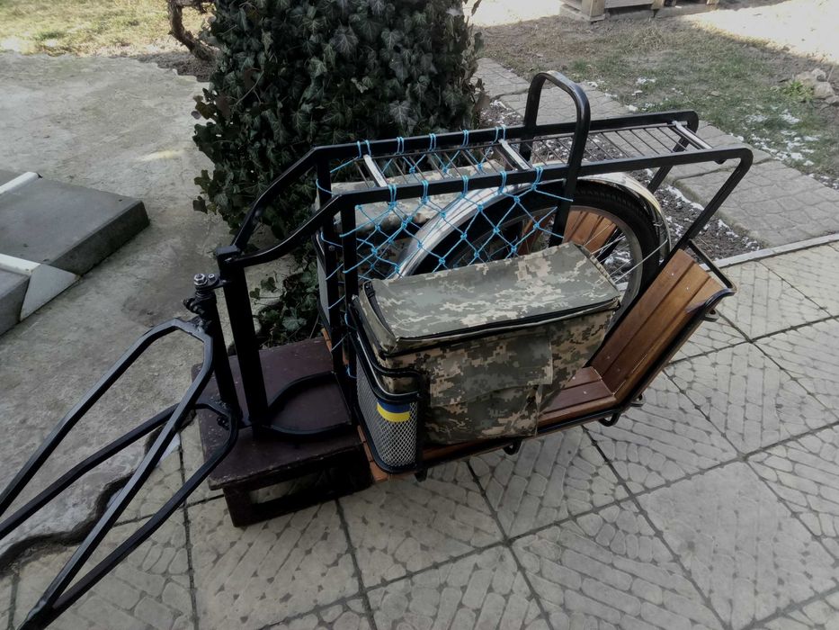 Велоприцеп для отдыха на рыбалке или путешествий на велосипеде