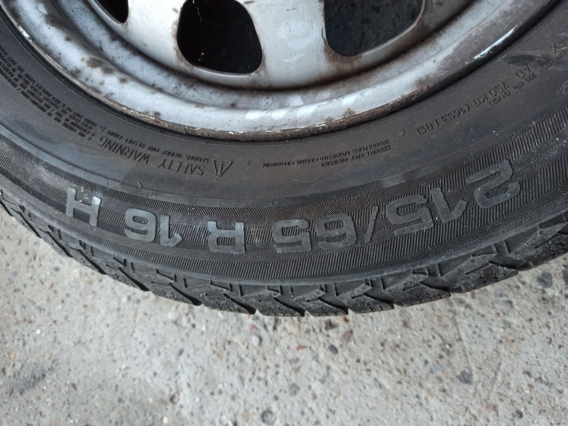 Używane opony zimowe 215/ 65 R 26 98 H