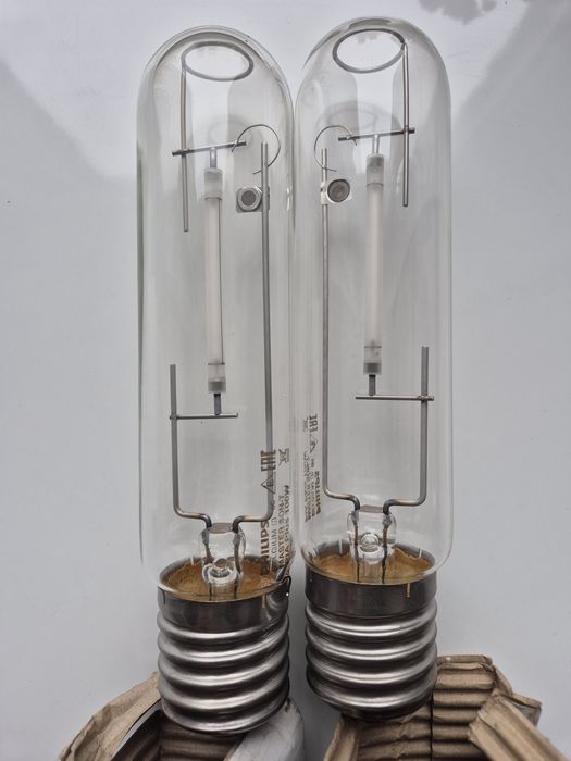 Lampy sodowe PHILIPS MASTER SON-T PIA plus 100W E40