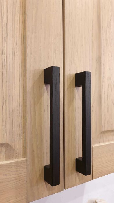 Uchwyt meblowy klejony o długości 184mm dębowy