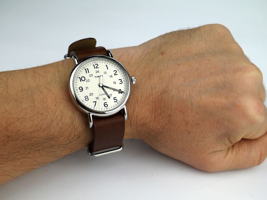 Часы Timex T2P495 Weekender 40 с кожаным ремешком