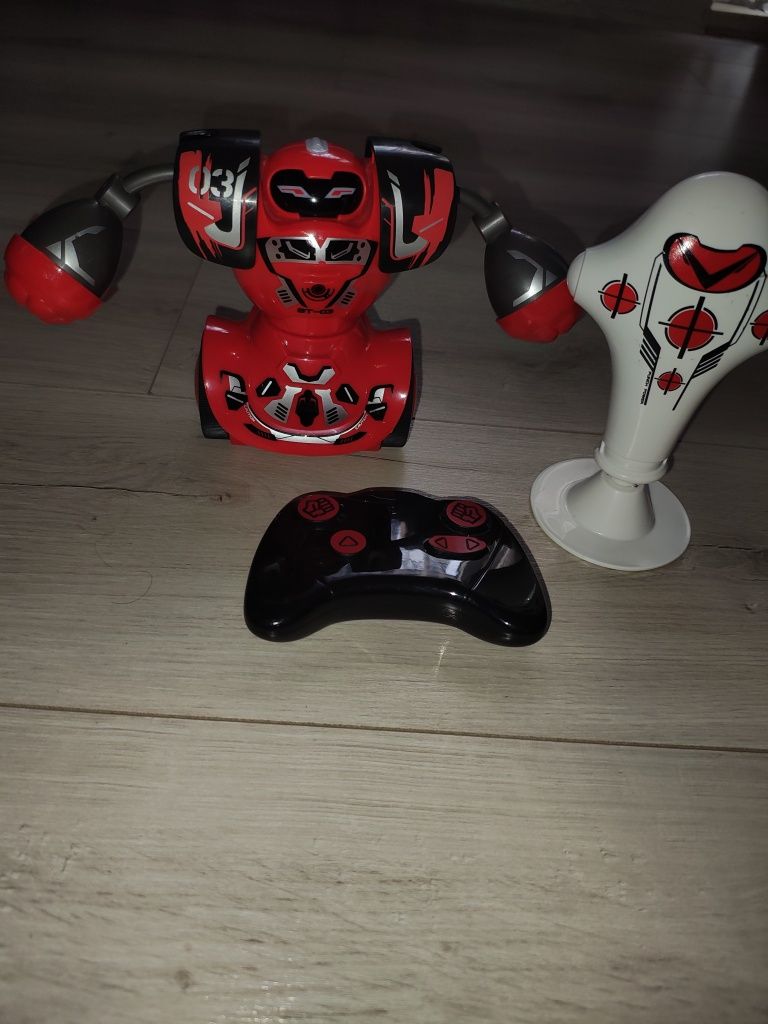 Robot zdalnie sterowany SILVERLIT Robo Kombat Zestaw treningowy