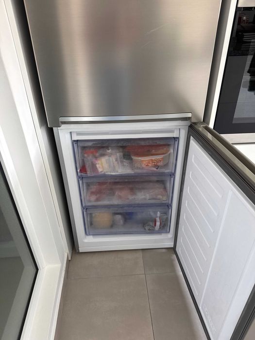 Frigorífico Combinado Beko RCNA320K20PT - 262L Classe Energética A+