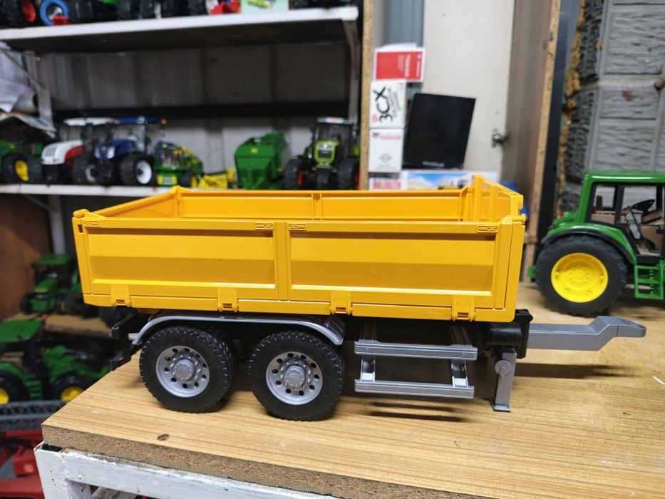 Bruder przyczepa skrzynia