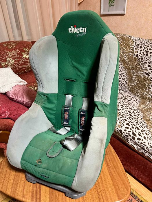 Дитяче автокрісло Chicco Race