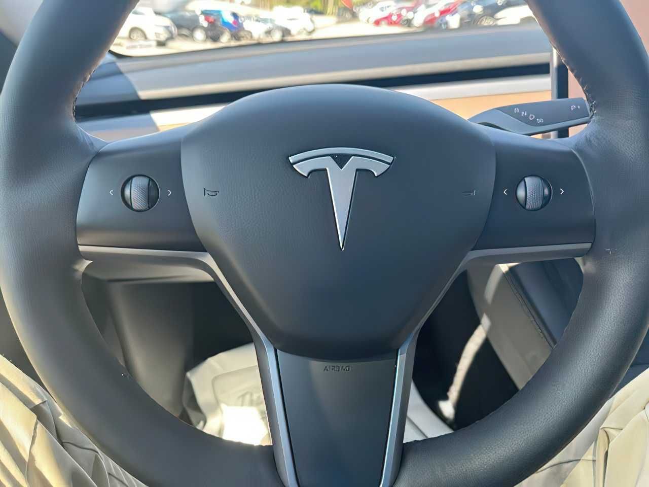 Tesla  Model 3 2023