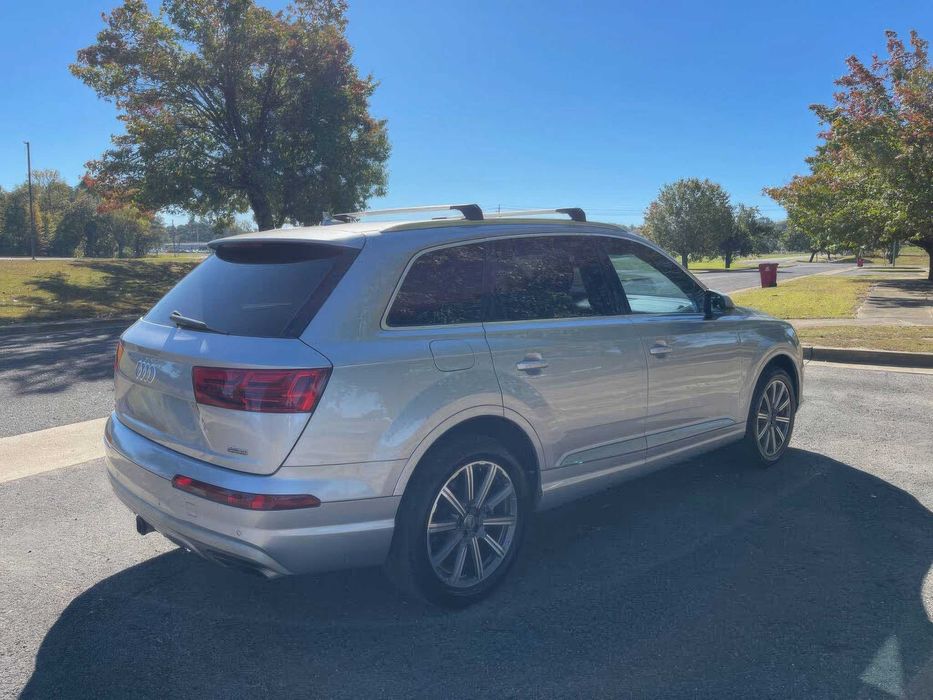 Audi Q7      2018